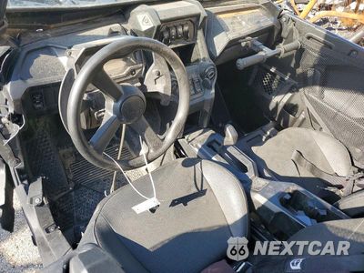 Zdjęcie 9 z 10 samochodu: 2024 HONDA SXS1000S UTILITY VEHICLE VIN:1HFVE0541R4500764 - miniatura