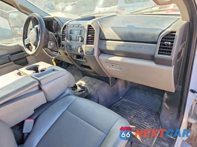 Zdjęcie 8 z 12 samochodu: 2017 FORD F250 SUPER DUTY VIN:1FDBF2A64HEC81834 - miniatura