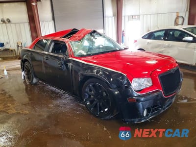 Czwarte zdjęcie samochodu z boku: 2006 CHRYSLER 300C SRT-8 VIN:2C3KA73W06H219676 - miniatura