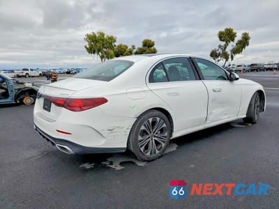 Trzecie zdjęcie samochodu z tyłu: 2024 MERCEDES-BENZ E 350 4MATIC VIN:W1KLF4HB3RA037890 - miniatura