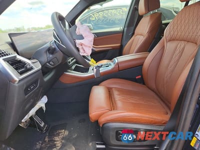 Zdjęcie 7 z 12 samochodu: 2025 BMW X5 XDRIVE50E VIN:5UX43EU06S9Y62832 - miniatura