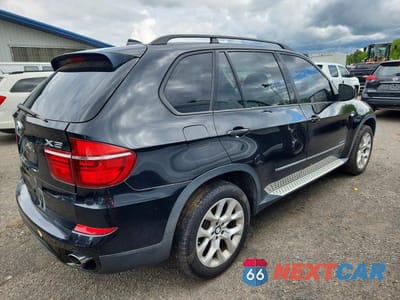 Trzecie zdjęcie samochodu z tyłu: 2013 BMW X5 XDRIVE35I VIN:5UXZV4C55DL994428 - miniatura