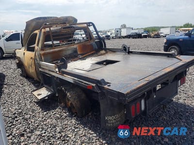 Drugie zdjęcie samochodu z przodu: 2023 GMC SIERRA K2500 HEAVY DUTY VIN:1GT39LE73PF231900 - miniatura