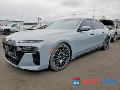 2025 BMW 740 I WBA23EH04SCV01621 - główne zdjęcie licytacji z USA - miniatura