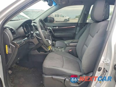 Zdjęcie 7 z 13 samochodu: 2012 KIA SORENTO LX VIN:5XYKTDA69CG299044 - miniatura