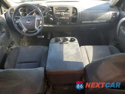 Zdjęcie 8 z 12 samochodu: 2010 GMC SIERRA VIN:3GTRKVE38AG275789 - miniatura