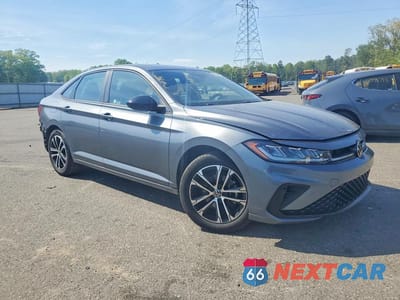 Czwarte zdjęcie samochodu z boku: 2025 VOLKSWAGEN JETTA SPORT VIN:3VWBX7BU9SM052544 - miniatura