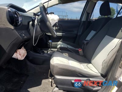 Zdjęcie 7 z 12 samochodu: 2017 TOYOTA PRIUS C TWO VIN:JTDKDTB38H1591822 - miniatura
