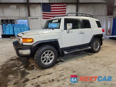 2011 TOYOTA FJ CRUISER BASE JTEBU4BF6BK114027 - główne zdjęcie licytacji z USA - miniatura