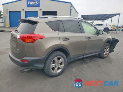Trzecie zdjęcie samochodu z tyłu: 2015 TOYOTA RAV4 XLE VIN:JTMWFREV9FD060975 - miniatura