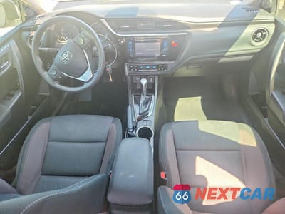 Zdjęcie 8 z 12 samochodu: 2018 TOYOTA COROLLA LE VIN:5YFBURHE8JP841170 - miniatura