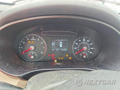 Zdjęcie 9 z 14 samochodu: 2016 KIA SORENTO EX VIN:5XYPH4A12GG146099 - miniatura
