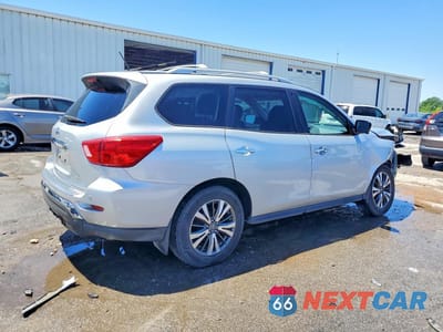 Trzecie zdjęcie samochodu z tyłu: 2017 NISSAN PATHFINDER SL VIN:5N1DR2MN2HC689067 - miniatura