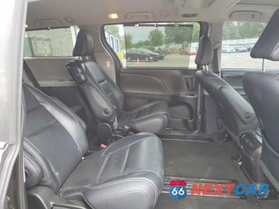 Zdjęcie 11 z 13 samochodu: 2018 TOYOTA SIENNA SE PREMIUM 8-PASSENGER VIN:5TDXZ3DC1JS931101 - miniatura