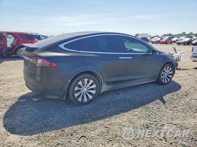 Trzecie zdjęcie samochodu z tyłu: 2020 TESLA MODEL X VIN:5YJXCBE26LF236251 - miniatura