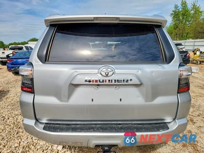 Zdjęcie 6 z 13 samochodu: 2020 TOYOTA 4RUNNER SR5 VIN:JTEBU5JR2L5770484 - miniatura