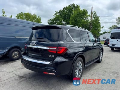 Czwarte zdjęcie samochodu z boku: 2020 INFINITI QX80 LUXE VIN:JN8AZ2NE8L9255512 - miniatura