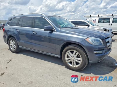 Czwarte zdjęcie samochodu z boku: 2013 MERCEDES-BENZ GL 350 BLUETEC VIN:4JGDF2EE7DA211515 - miniatura