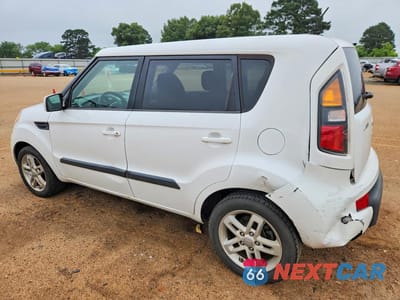 Drugie zdjęcie samochodu z przodu: 2011 KIA SOUL + VIN:KNDJT2A23B7327493 - miniatura