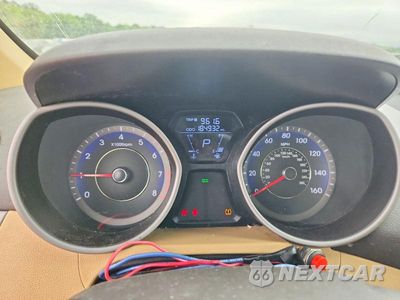 Zdjęcie 9 z 12 samochodu: 2013 HYUNDAI ELANTRA GLS VIN:KMHDH4AE4DU550744 - miniatura