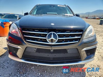 Piąte zdjęcie samochodu w środku: 2014 MERCEDES-BENZ ML 63 AMG VIN:4JGDA7EB6EA336525 - miniatura