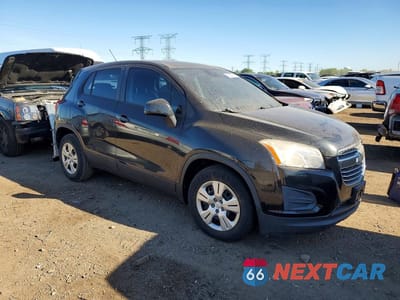 Czwarte zdjęcie samochodu z boku: 2015 CHEVROLET TRAX LS VIN:KL7CJKSB7FB257820 - miniatura