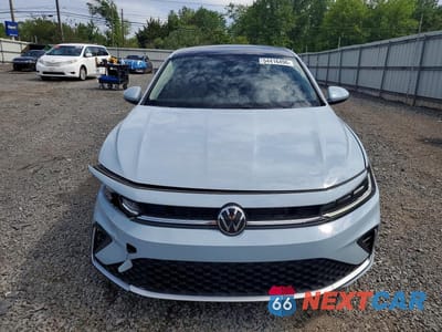 Piąte zdjęcie samochodu w środku: 2025 VOLKSWAGEN JETTA SE VIN:3VW7X7BU6SM051728 - miniatura