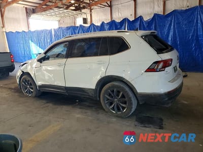 Drugie zdjęcie samochodu z przodu: 2022 VOLKSWAGEN TIGUAN SE VIN:3VV2B7AX3NM106391 - miniatura