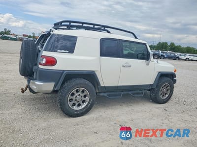 Trzecie zdjęcie samochodu z tyłu: 2012 TOYOTA FJ CRUISER BASE VIN:JTEBU4BF1CK139127 - miniatura