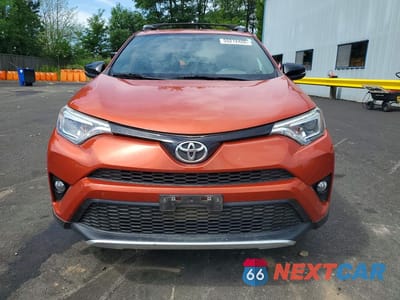 Piąte zdjęcie samochodu w środku: 2016 TOYOTA RAV4 SE VIN:2T3JFREV5GW528022 - miniatura