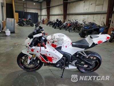 Trzecie zdjęcie samochodu z tyłu: 2024 HONDA CBR600 RR VIN:JH2PC40J9RK100631 - miniatura