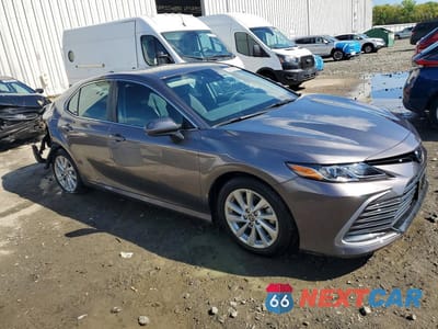 Czwarte zdjęcie samochodu z boku: 2023 TOYOTA CAMRY LE VIN:4T1C11BK5PU087066 - miniatura