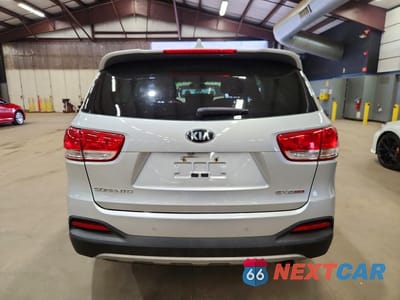 Zdjęcie 6 z 13 samochodu: 2016 KIA SORENTO EX VIN:5XYPHDA19GG038580 - miniatura