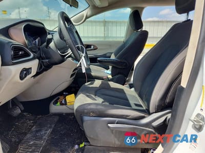 Zdjęcie 7 z 14 samochodu: 2020 CHRYSLER VOYAGER L VIN:2C4RC1AG1LR126085 - miniatura