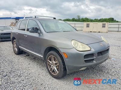Czwarte zdjęcie samochodu z boku: 2004 PORSCHE CAYENNE S VIN:WP1AB29P04LA69462 - miniatura