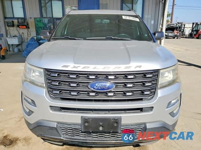 Piąte zdjęcie samochodu w środku: 2017 FORD EXPLORER XLT VIN:1FM5K7D83HGE12498 - miniatura