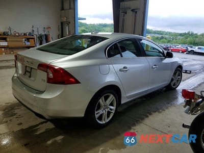Trzecie zdjęcie samochodu z tyłu: 2014 VOLVO S60 T5 VIN:YV1612FS2E2298195 - miniatura