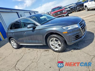 Czwarte zdjęcie samochodu z boku: 2018 AUDI Q5 PREMIUM VIN:WA1ANAFYXJ2001004 - miniatura