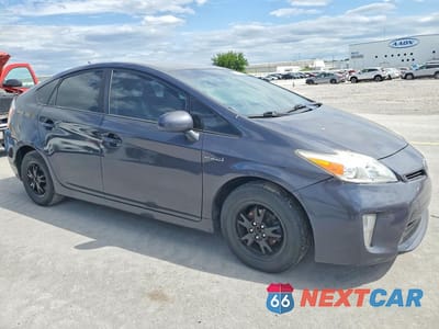 Czwarte zdjęcie samochodu z boku: 2012 TOYOTA PRIUS TWO VIN:JTDKN3DU9C1513271 - miniatura