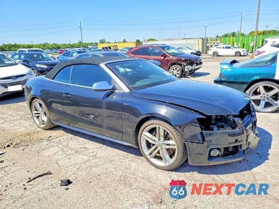 Czwarte zdjęcie samochodu z boku: 2011 AUDI S5 PRESTIGE VIN:WAUVGAFH2BN011847 - miniatura