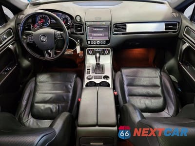 Zdjęcie 8 z 13 samochodu: 2017 VOLKSWAGEN TOUAREG WOLFSBURG VIN:WVGRF7BPXHD006039 - miniatura