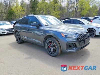 Czwarte zdjęcie samochodu z boku: 2024 AUDI Q5 SPORTBACK PREMIUM 45 VIN:WA14AAFYXR2151781 - miniatura