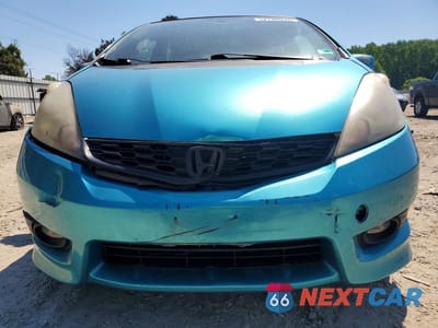 Piąte zdjęcie samochodu w środku: 2013 HONDA FIT SPORT VIN:JHMGE8H54DC031785 - miniatura