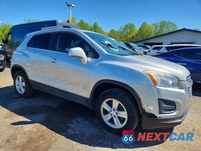 Czwarte zdjęcie samochodu z boku: 2016 CHEVROLET TRAX 1LT VIN:KL7CJPSB0GB761267 - miniatura
