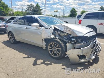 Czwarte zdjęcie samochodu z boku: 2019 FORD FUSION SEL VIN:3FA6P0CD7KR141807 - miniatura
