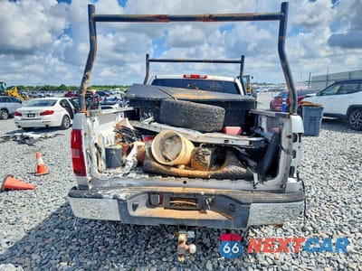 Zdjęcie 6 z 10 samochodu: 2011 CHEVROLET SILVERADO K1500 LT VIN:1GCRKSE36BZ408078 - miniatura