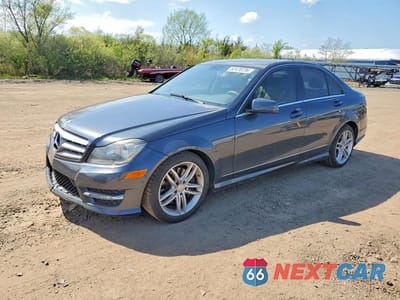 2013 MERCEDES-BENZ C 300 4MATIC WDDGF8AB1DA881244 - główne zdjęcie licytacji z USA - miniatura