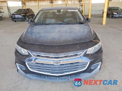 Piąte zdjęcie samochodu w środku: 2018 CHEVROLET MALIBU LT VIN:1G1ZD5ST5JF129858 - miniatura