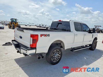 Czwarte zdjęcie samochodu z boku: 2019 FORD F350 SUPER DUTY VIN:1FT8W3BT3KEE18472 - miniatura
