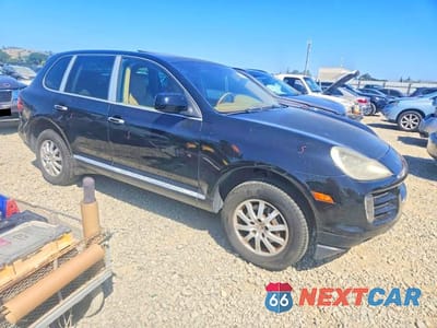 Czwarte zdjęcie samochodu z boku: 2010 PORSCHE CAYENNE VIN:WP1AA2AP4ALA05421 - miniatura
